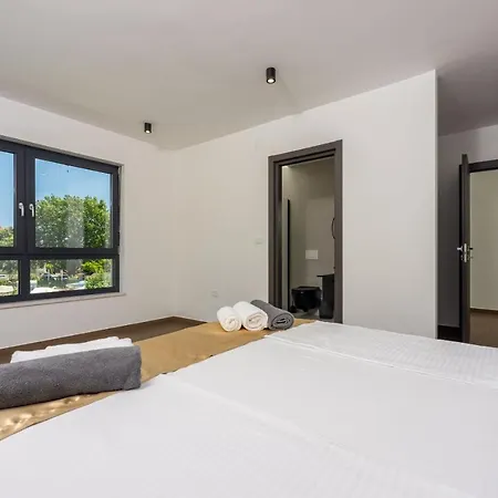 House Neptunia Medulin