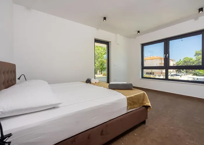 House Neptunia * 메덜린