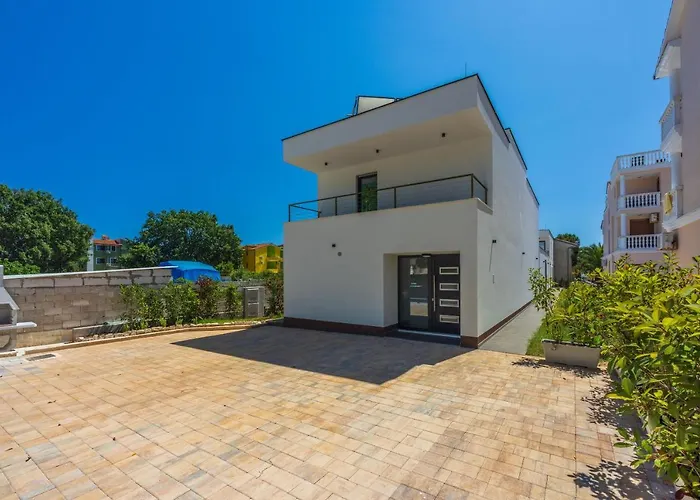 House Neptunia 펜션 *