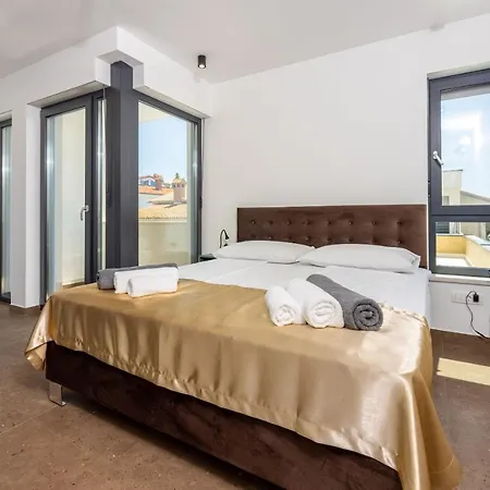 House Neptunia * Medulin