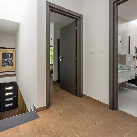 House Neptunia * Medulin