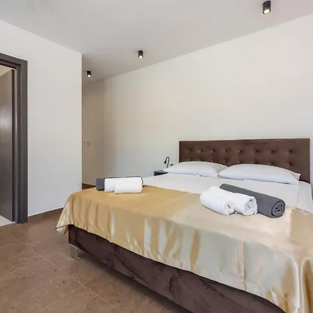 House Neptunia Medulin