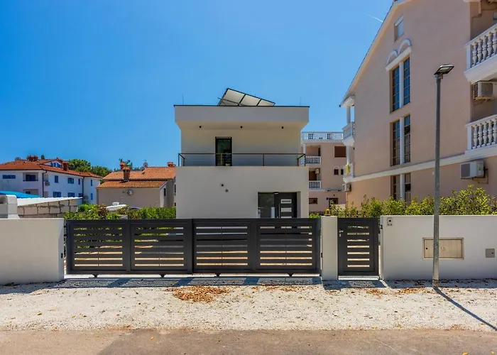 House Neptunia * Medulin